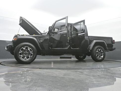New 2025 Jeep Gladiator Sport w/ Premium Package image 59