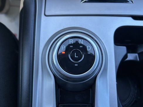 Used 2022 Ford Explorer XLT image 26