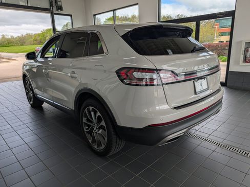 Used 2023 Lincoln Nautilus Reserve AWD/4WD image 5