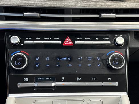 Certified 2024 Hyundai Santa Fe Limited FWD image 33