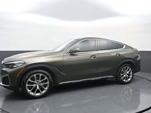 Used 2023 BMW X6 xDrive40i w/ Premium Package AWD/4WD image 4