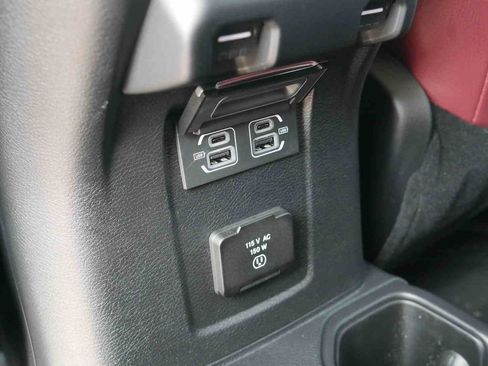 Used 2023 Jeep Wrangler Unlimited Sahara AWD/4WD image 20