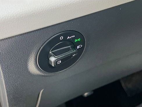 Used 2022 Volkswagen Taos S image 10