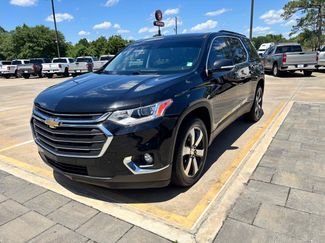 Used 2020 Chevrolet Traverse LT w/ LT Premium Package image 1