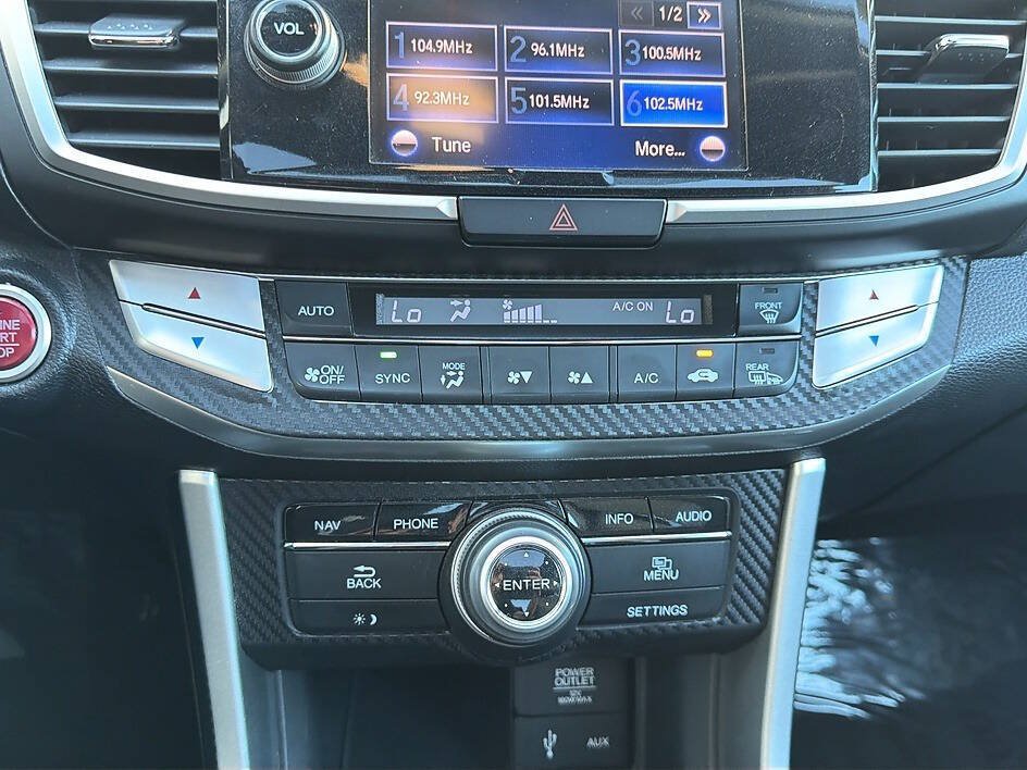 Used 2014 Honda Accord Touring image 11