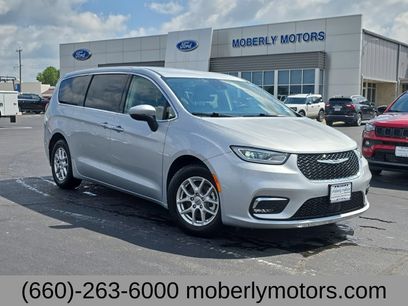 Used 2023 Chrysler Pacifica Touring-L