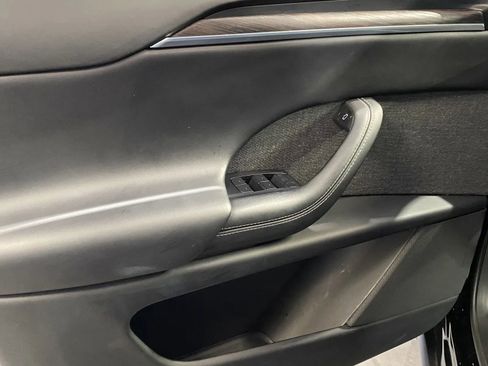 Used 2023 Tesla Model X image 11