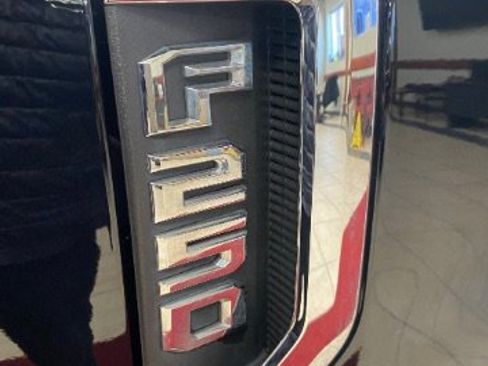 Used 2017 Ford F250 XLT w/ XLT Value Package image 12