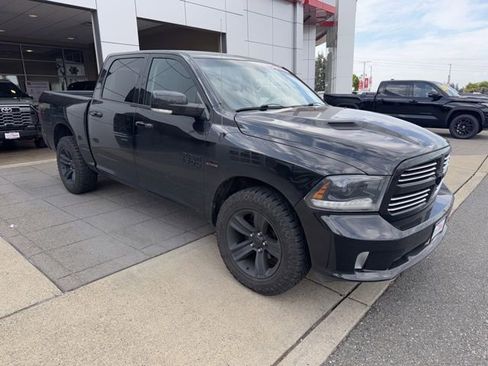 Used 2015 RAM 1500 Sport w/ Black Ram 1500 Sport Group AWD/4WD image 8