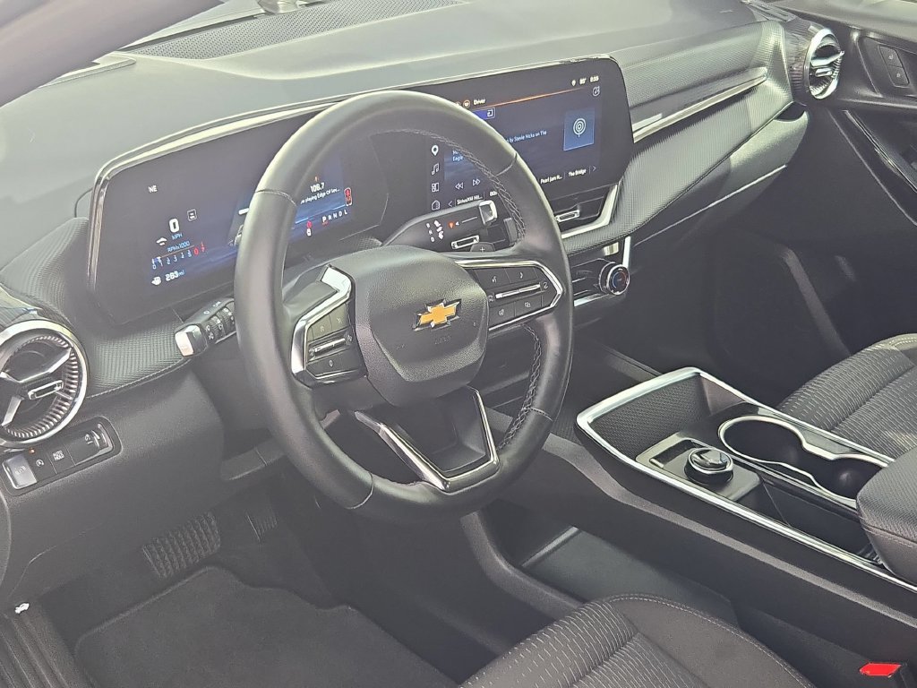Used 2026 Chevrolet Equinox LT FWD image 13