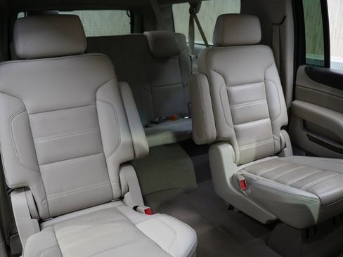 Used 2019 GMC Yukon XL Denali w/ Denali Ultimate Package image 28