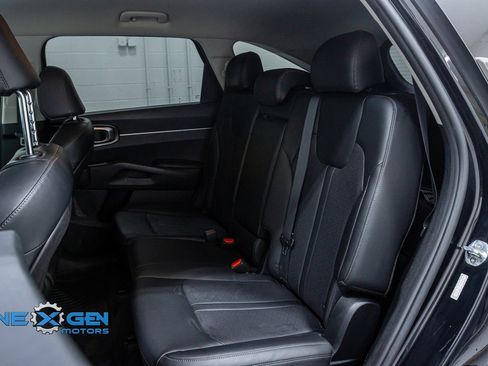 Used 2021 Kia Sorento S image 26