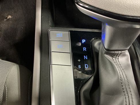 Certified 2023 Hyundai Elantra SE FWD image 14