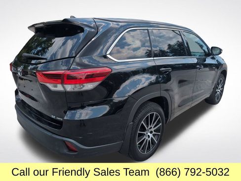 Used 2017 Toyota Highlander SE w/ Carpet Mat Package AWD/4WD image 6