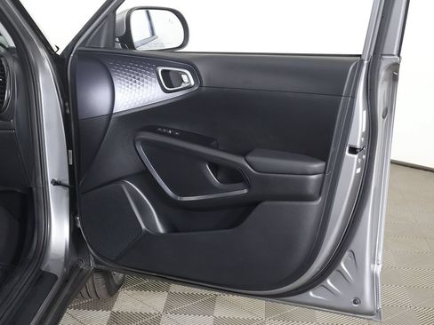 Used 2022 Kia Soul S FWD image 21
