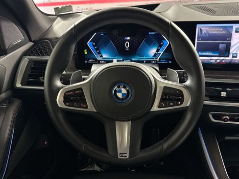 Used 2025 BMW X5 xDrive50e w/ M Sport Package AWD/4WD image 16