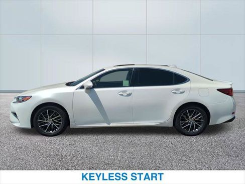 Used 2017 Lexus ES 350 w/ Premium Package FWD image 10
