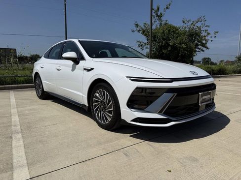New 2025 Hyundai Sonata SEL image 3