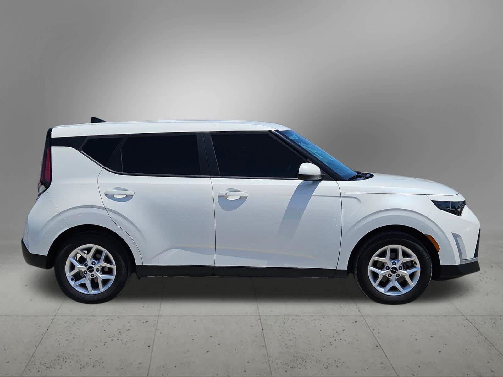 Certified 2023 Kia Soul S FWD image 7