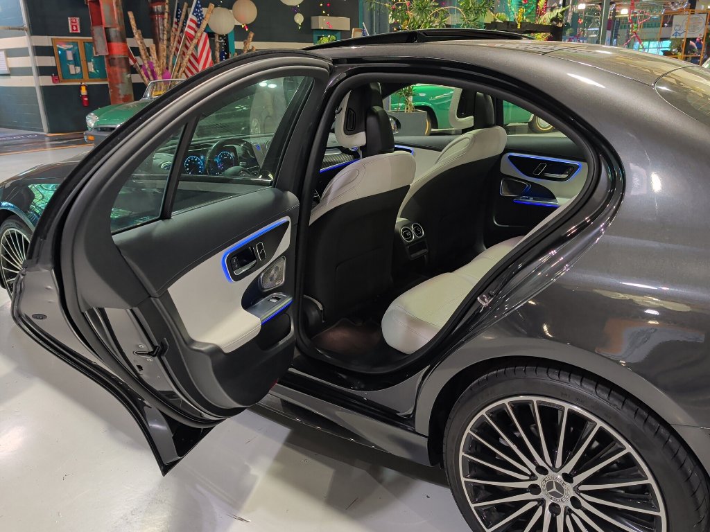 Used 2023 Mercedes-Benz C 300 4MATIC Sedan image 13
