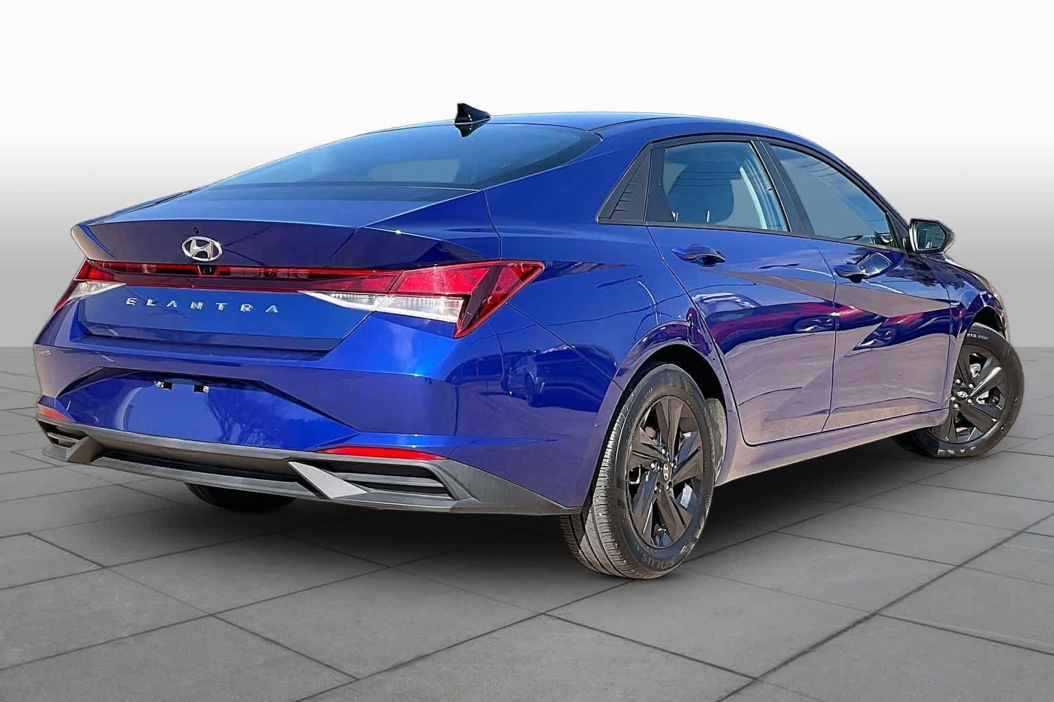 Certified 2021 Hyundai Elantra SEL w/ Convenience Package FWD image 13