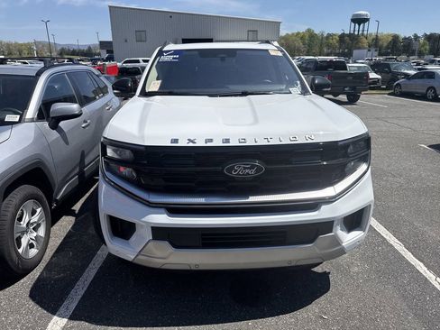 Used 2025 Ford Expedition Max Platinum image 4