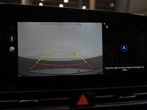 Used 2025 Hyundai Elantra SEL FWD image 26