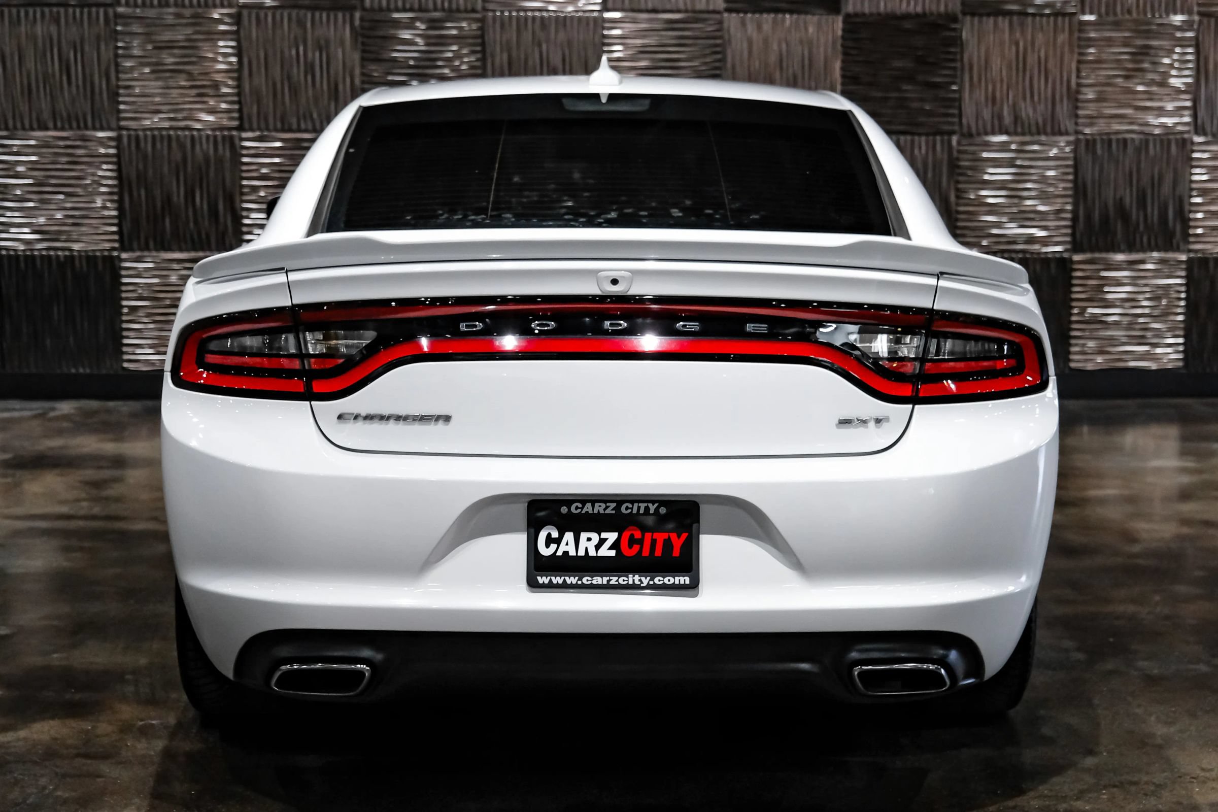 Used 2016 Dodge Charger SXT w/ Navigation & Travel Group RWD image 8