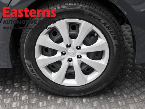 Used 2023 Toyota Corolla LE w/ Carpet Mat Package (TMS) FWD image 8