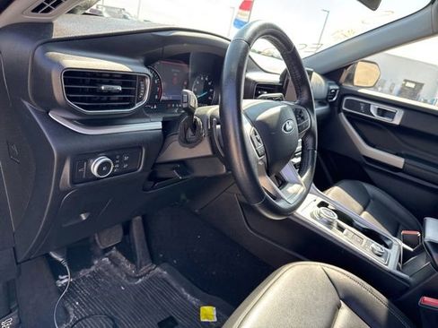 Used 2020 Ford Explorer XLT w/ Equipment Group 202A AWD/4WD image 26