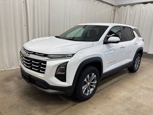 Used 2026 Chevrolet Equinox LT FWD image 8