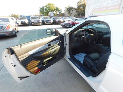 Used 2002 Ford Thunderbird image 17