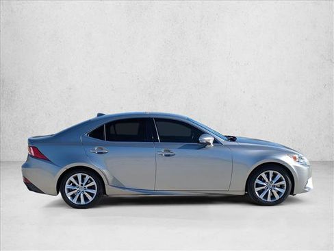 Used 2016 Lexus IS 200t image 4