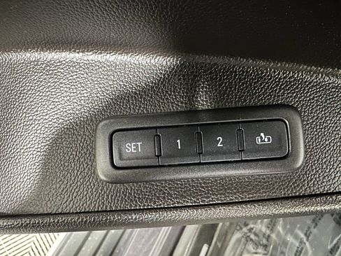 Used 2016 Chevrolet Tahoe LTZ AWD/4WD image 18
