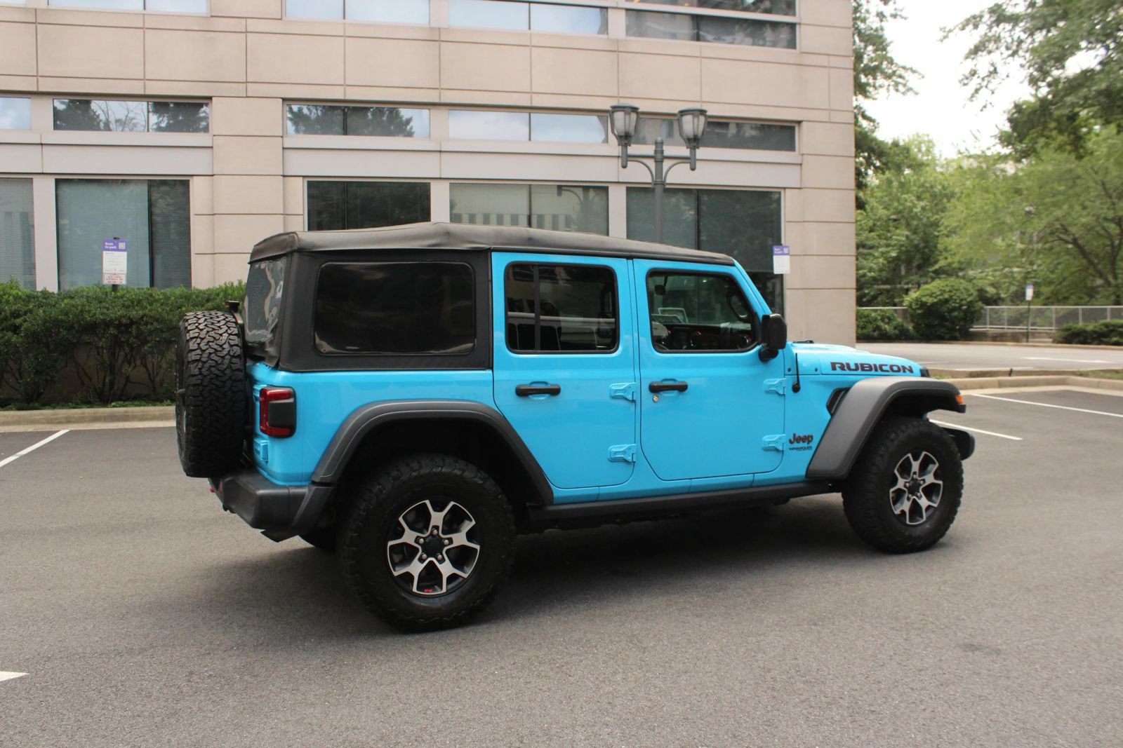 Used 2021 Jeep Wrangler Unlimited Rubicon w/ Safety Group AWD/4WD image 7