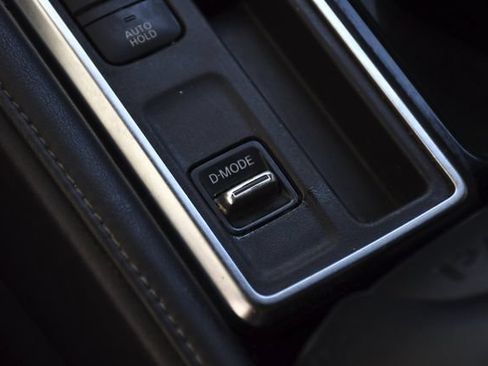 Used 2023 Nissan Pathfinder SV FWD image 14