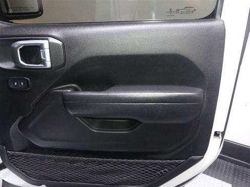 Used 2022 Jeep Wrangler Unlimited Sport AWD/4WD image 18