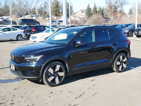 Used 2023 Volvo XC40 Recharge Ultimate w/ Protection Package Premier image 3