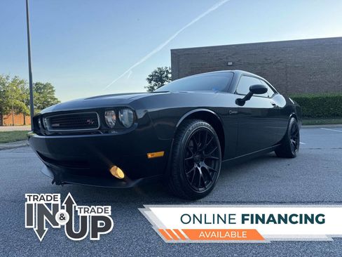 Used 2010 Dodge Challenger R/T RWD image 1
