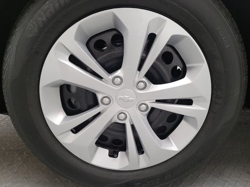 Used 2024 Chevrolet Trax LS FWD image 31