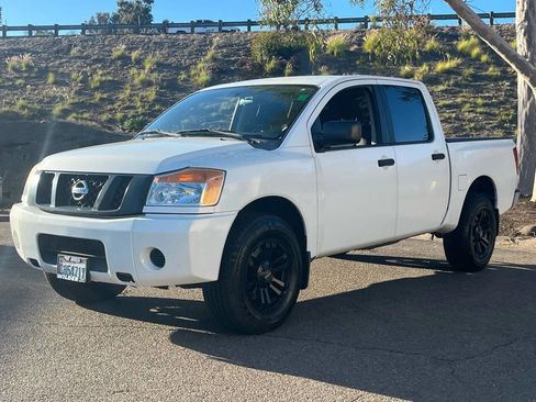 Used 2010 Nissan Titan XE w/ XE Popular Equipment Pkg image 8