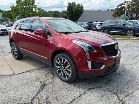 Used 2023 Cadillac XT5 Sportv w/ Platinum Package AWD/4WD image 3