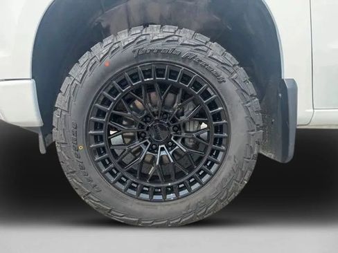 Used 2023 Chevrolet Silverado 1500 Custom AWD/4WD image 30