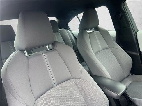 Used 2025 Toyota Corolla SE image 24