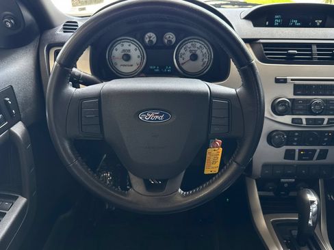 Used 2010 Ford Focus SEL FWD image 14