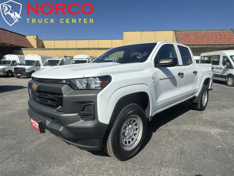Used 2023 Chevrolet Colorado W/T RWD image 4