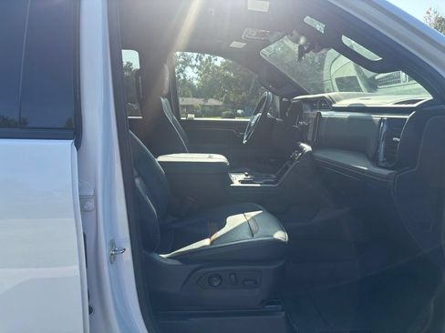 Used 2024 GMC Sierra 2500 AT4 w/ AT4 Premium Plus Package AWD/4WD image 21