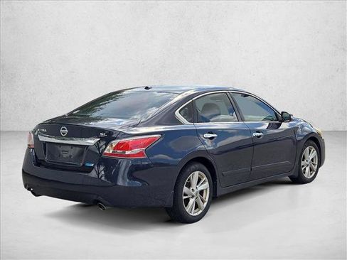 Used 2014 Nissan Altima 2.5 SL w/ Technology Package FWD image 4
