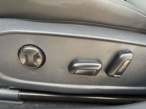 Used 2025 Volkswagen Jetta SE image 23