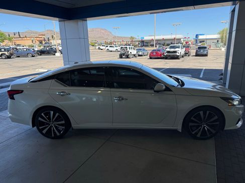 Used 2019 Nissan Altima 2.5 Platinum image 4